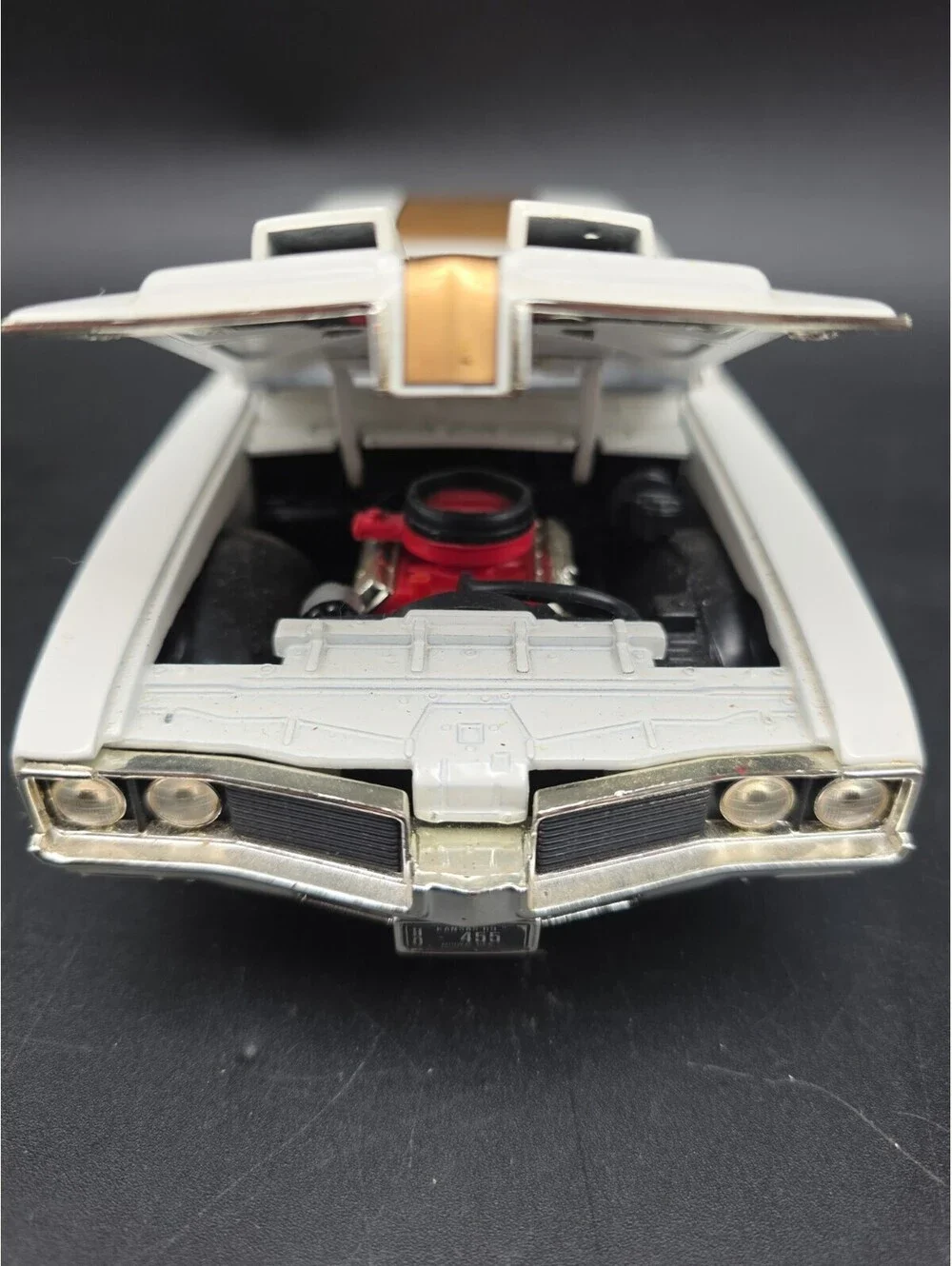 1/18 1969 Oldsmobile 442 Hurst Edition H/O 455 White By ERTL No Box